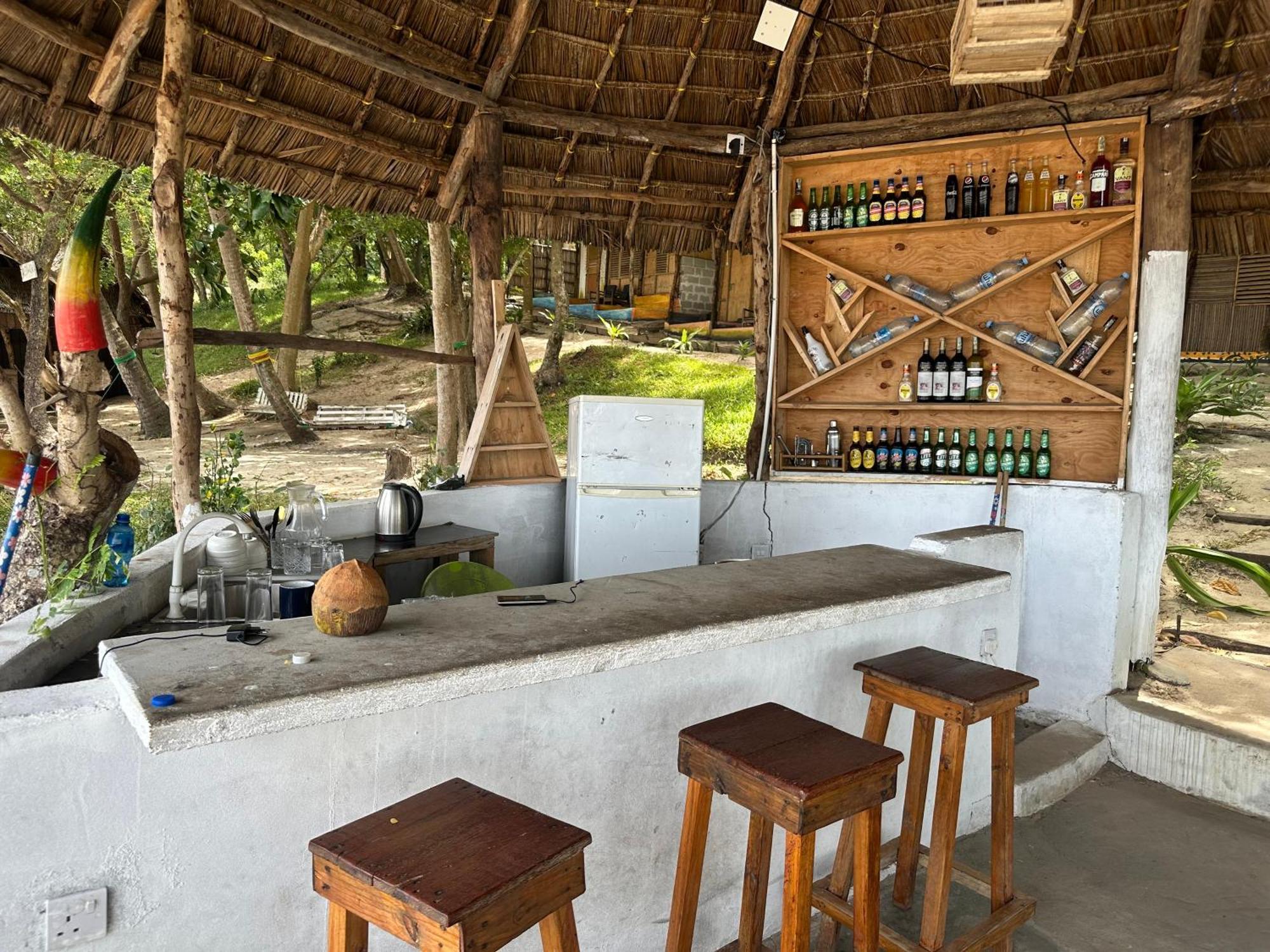 Maweni Beach Bungalows Kilindoni Exteriör bild