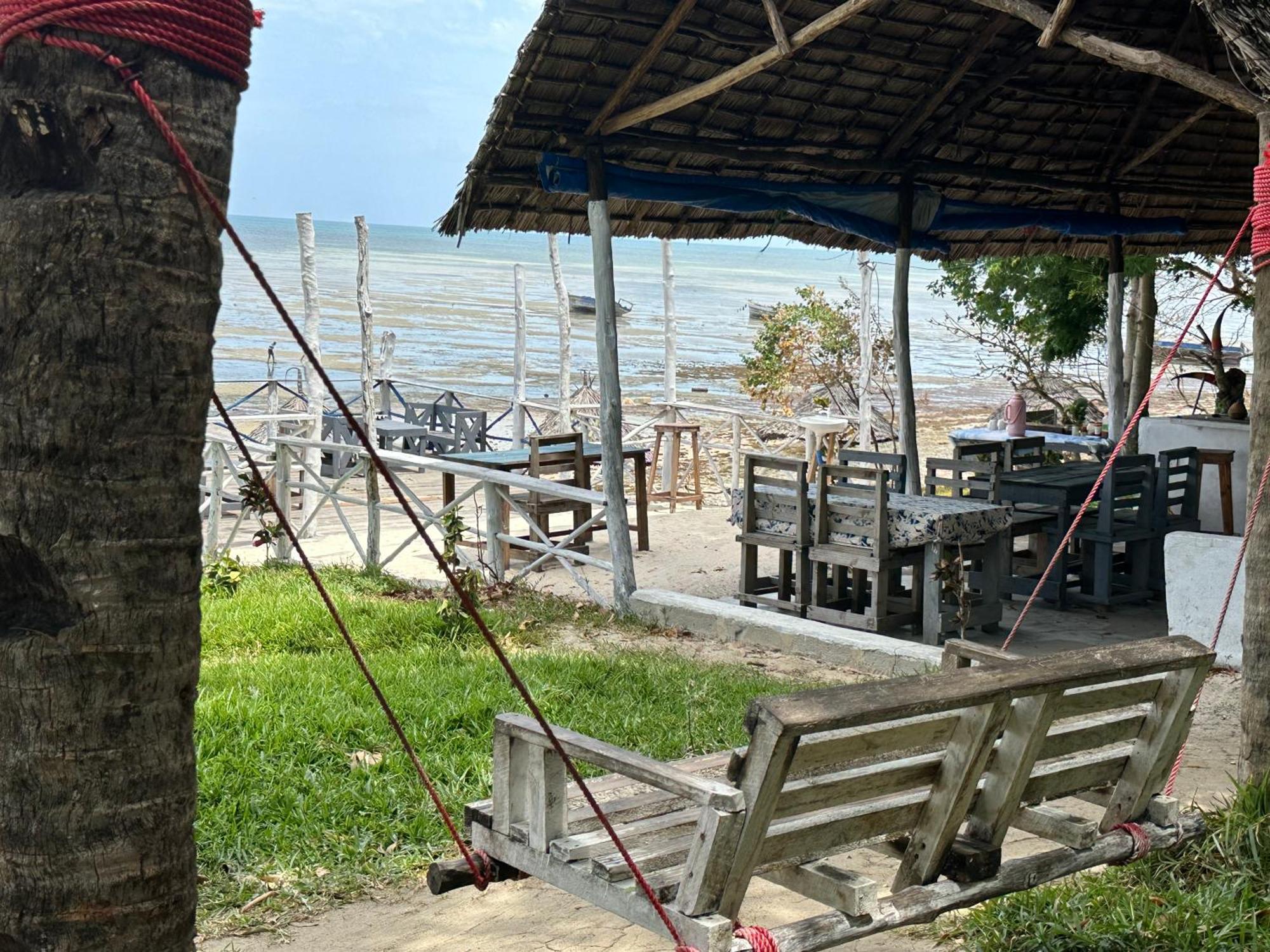 Maweni Beach Bungalows Kilindoni Exteriör bild